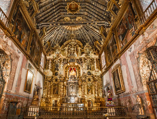 Templo de Andahuaylillas por dentro