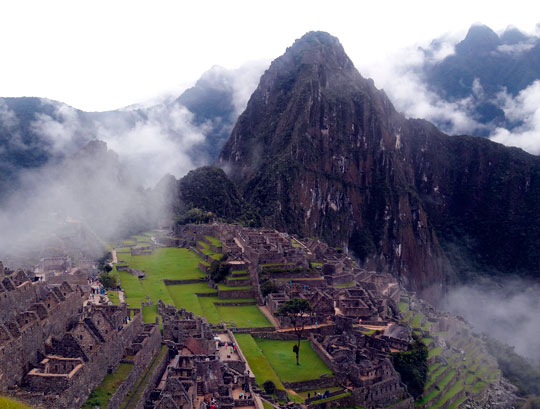 Vista de Machupicchu con nubes