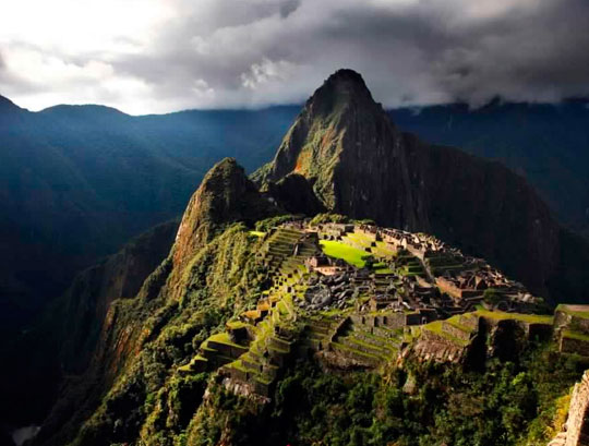 Vista limpia de Machupicchu